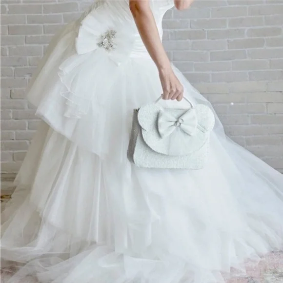 LoungeFly Disney Minnie sequin crossbody - Picture 4 of 11